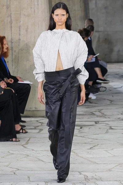 Look 33